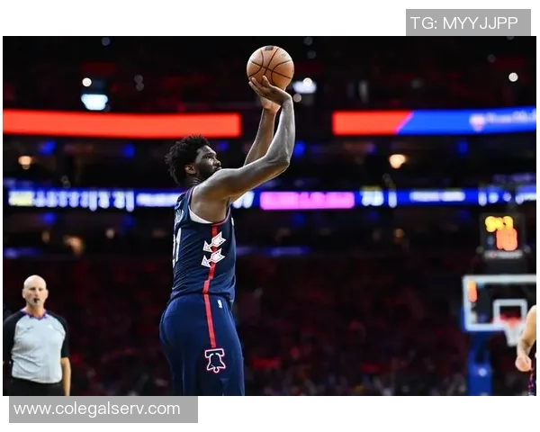 豪泽表现惊艳8投6中三分球5记轻松砍下17分6篮板3助攻